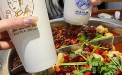 女生帮男生撸管图片